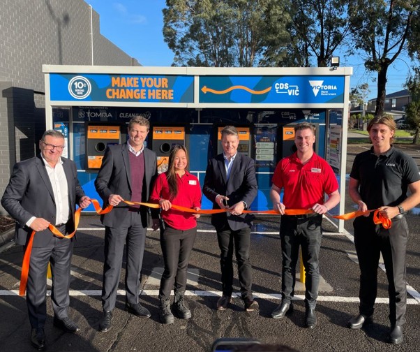 L-R, Tony Catania, Victorian General Manager, TOMRA Cleanaway, Matt Davis, CEO, VicReturn, Danielle Natividad, Store Manager, Coles Avondale Heights, Premier of Victoria and Member for Niddrie, the Hon Ben Carroll, Shae Courtney, Group Circularity Strategy Manager, Coles, Trent Marshall, National Operations Manager, Liuzzi Group at Coles Avondale Heights new Container Deposit Return point